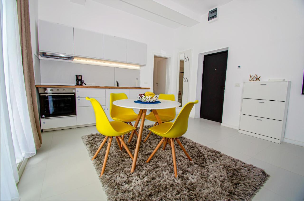 Forest By The Sea - Bychoice Appartement Jupiter Buitenkant foto